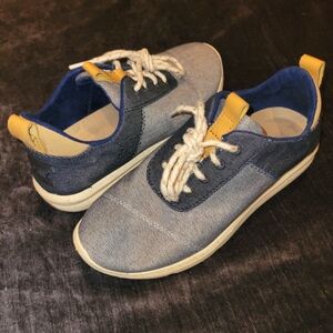 Women's Tom's Navy Denim Carbrillo Sneakers size 5.5